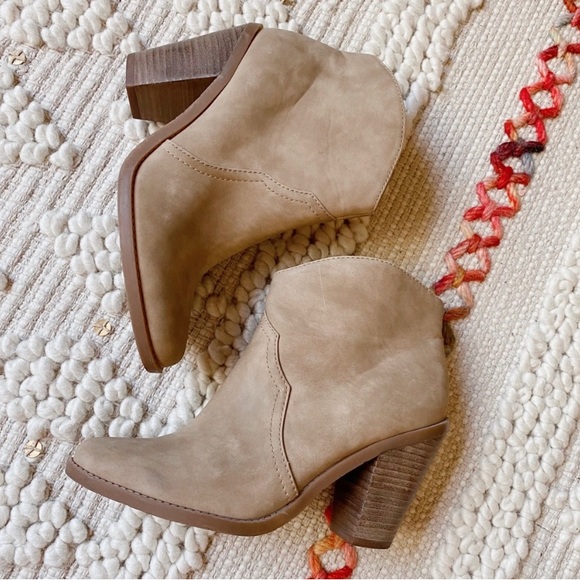 Dolce Vita Tan Ankle Boots - Picture 3 of 9